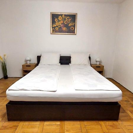 The Home Hunedoara Dış mekan fotoğraf