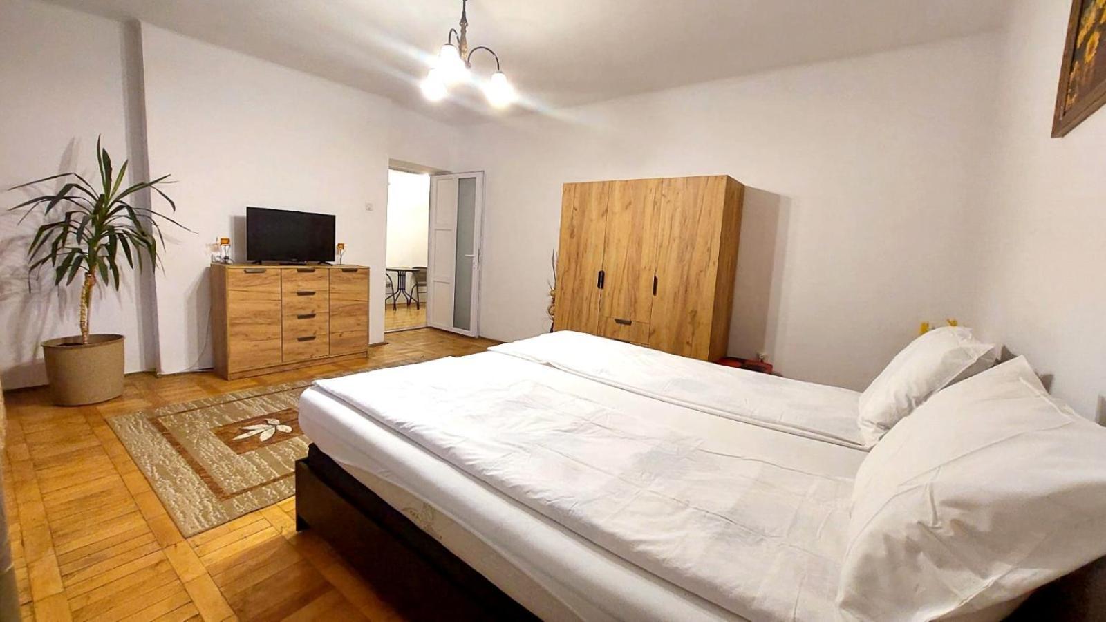 The Home Hunedoara Dış mekan fotoğraf